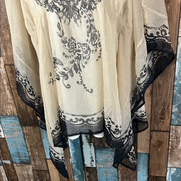 Bohemian Beige and Black layered blousy top - Picture 4 of 16